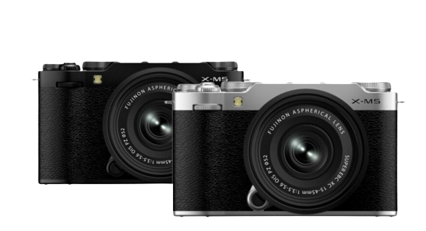  FUJIFILM X-M5 Mirrorless Camera with XC 15-45mm f/3.5-5.6 Lens